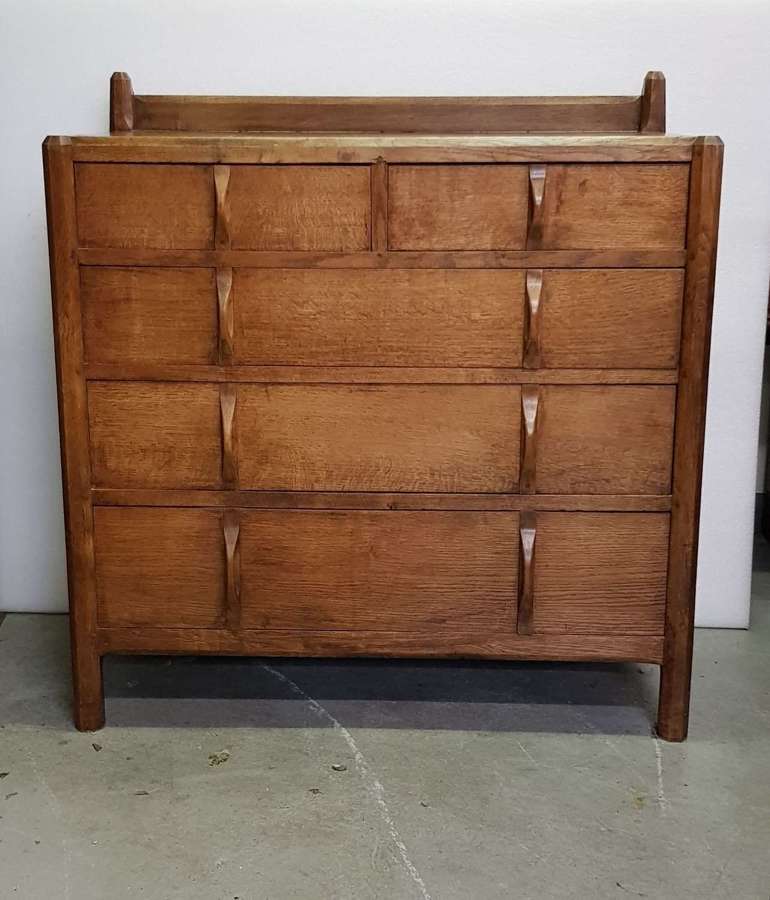 Gordon Russell Cotswold School oak Stow chest of drawers