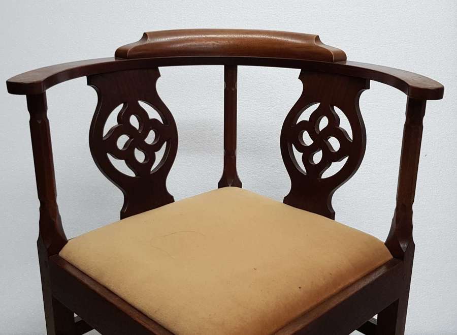 Rare early Arts & Crafts Stanley Webb Davies carved low corner chair