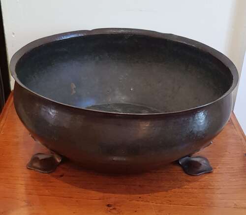 Birmingham Guild of Handicraft Arts & Crafts large copper bowl brass feet